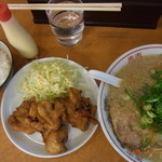 ゑびす屋 - 唐揚げセット、ラーメン中￥９００