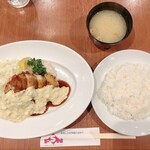 洋食&ビール 自由亭 - チキン南蛮ランチ 980円