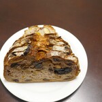 パン工房 こなひきのゴーシュ - 木の実のパン