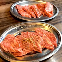 食べ飲み放題 焼肉ダイニングちからや 名駅店 - 上カルビ塩とタレ