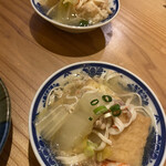 あんたい屋 - 料理写真:お通し　厚揚げと野菜の中華餡掛け