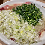 Yakiniku Tareyoshi - ネギ塩タレ牛タンと豚タンスライス。2種楽しめました。