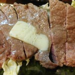 もつ焼 まるい - 仔牛のステーキ（バター）