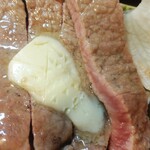 もつ焼 まるい - 仔牛のステーキ（バター）