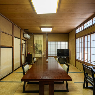 A blissful moment spent in a Japanese space founded in 1975. Completely equipped with private rooms◎