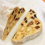 ブラントフレックベッカー - シュトレンの断面。