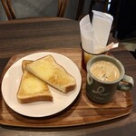 カフェ イトゥール - モーニングブレンドコーヒー350円、モーニングバタートースト100円