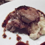 キャトルラパン - 阿波尾鶏とじゃがいものグラタン　フォアグラのせ　トリュフソース