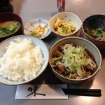 ヴィア - もつ煮込定食