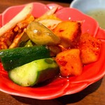 赤坂 らいもん - キムチ盛り合わせ、大蒜大好き
