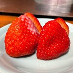 赤坂 らいもん - 苺も甘くて美味しい