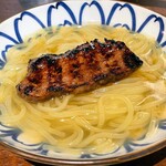 赤坂 らいもん - 冷麺にカルビを添えて