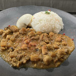 nodate - カレー上から。この日はひよこ豆とチキンと大根