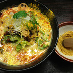 五味五香 - 黄色い担々麺