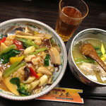 五味五香 - 五目うま煮中華丼＋半塩ラーメン