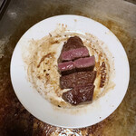 オカダ食品株式会社 - 和牛極上ステーキ肉 ミスジ 150g 断面