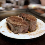 オカダ食品株式会社 - 和牛極上ヒレ肉 300g×2 焼き上がり