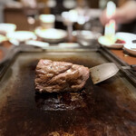 オカダ食品株式会社 - ローストビーフ用極上赤身肉 500g 焼き焼き風景