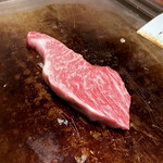 オカダ食品株式会社 - 和牛極上ステーキ肉 イチボ 150g 焼き焼き風景