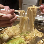 オカダ食品株式会社 - ホルモン焼きうどんリフト