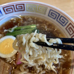 竹田の中華そば こっとん - 縮麺も旨いが一度でいいから、このスープと細麺で食ってみたい(๑˃̵ᴗ˂̵)