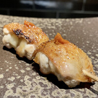 YAKITORI 燃 es - 振袖 6年熟成のかんずり乗せ
                  この弾力のある食感の良さが堪りません！
                  皮の脂にかんずりがめちゃ合いますね！
                  旨味の溢れる塩梅が素晴らしい。
                  こんなに旨味の余韻が長かったのかとハッとしました！！