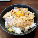 ラーメン製作所 FUKUMEN - ミニチャーシュー丼のアップ