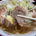ラーメン二郎 - 豚ダブルの豚