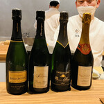 おが和 - ◎京都の割烹料理店ではシャンパンを注文すると瓶が並べられる。