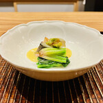 おが和 - ☆焼き加賀蓮根、ホウレン草（京都・修学院）、白味噌出汁の辛子風味