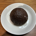 Biadopapa - 焼きチョコいちごシュー 250円