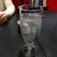 ステーキハウス ビーフオークマ 名古屋店 - お水　何回も入れに来てくれました