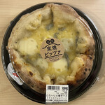 マルエツ - 窯焼ピッツァ とろ〜り4種チーズ クアトロフォルマッジ 398円＋税
            2022年3月5日