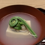 宮坂 - お目当てでもあった蛤の椀物。塩みがとても柔らかいのです。