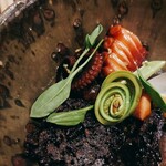 Yohaku - 蛸の柔らか煮 黒米のガレットと山菜