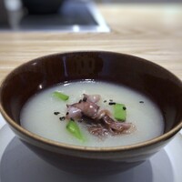 うわのそら - ◆玉葱のすり流し、ボイル蛍烏賊。玉葱は契約農家さんの品。