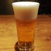 四川料理 龍の子 - 生ビール（サッポロ黒ラベル）