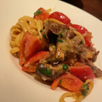 神楽坂しゅうご - 下田さんの羊と生トマトの手打ちロングパスタ