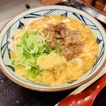 Marugame Seimen - 肉たまあんかけうどん　ネギとしょうがはセルフでたっぷりのせて♡