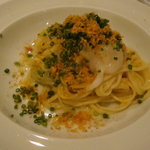 パスタ　白エビとポロ葱のタリオリーニ　サルジニア産からすみ添え