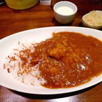 チキンカレー並盛＋チーズ（￥600） トマトとチーズが絡み合う、やばい旨さのチキンカレー！！