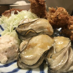 とんかつ小田保 - 東北三陸産の大粒牡蠣は食べ応えあり