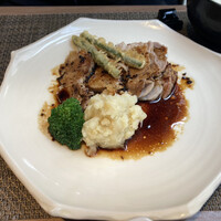 旬菜ステーキ処 らいむらいと - ＊ 豚ロース肉のステーキ　150g　美湯豚（鹿児島県桜島産）の網焼き唐辛子風味　1,380円