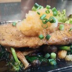 串揚げ居酒屋 五郎 - 本日のおすすめからマグロステーキ～バターポンズソースがけ～638円