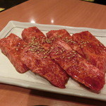 炭火焼肉徳重 - カルビ