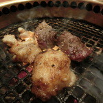 炭火焼肉徳重 - ホルモンとロース