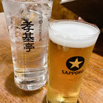 孝基亭 - 虎吹霧島ソーダ割と旦那さんの小ビール