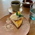 Ag:re bread - 林檎のチーズケーキとコーヒー