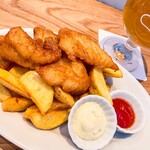 TIELS TEA&TAPS - フィッシュ＆チップス (ロンドンサイズ；食べやすくカットしてから揚げてもらいました)
