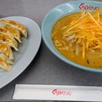 くるまやラーメン - 料理写真: